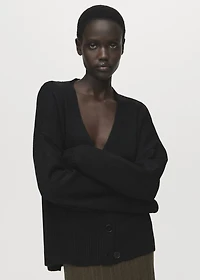 Oversized V-neck cardigan