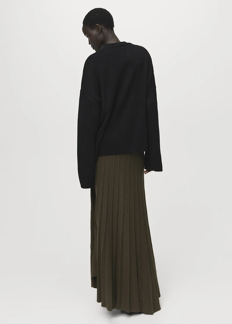 Oversized V-neck cardigan