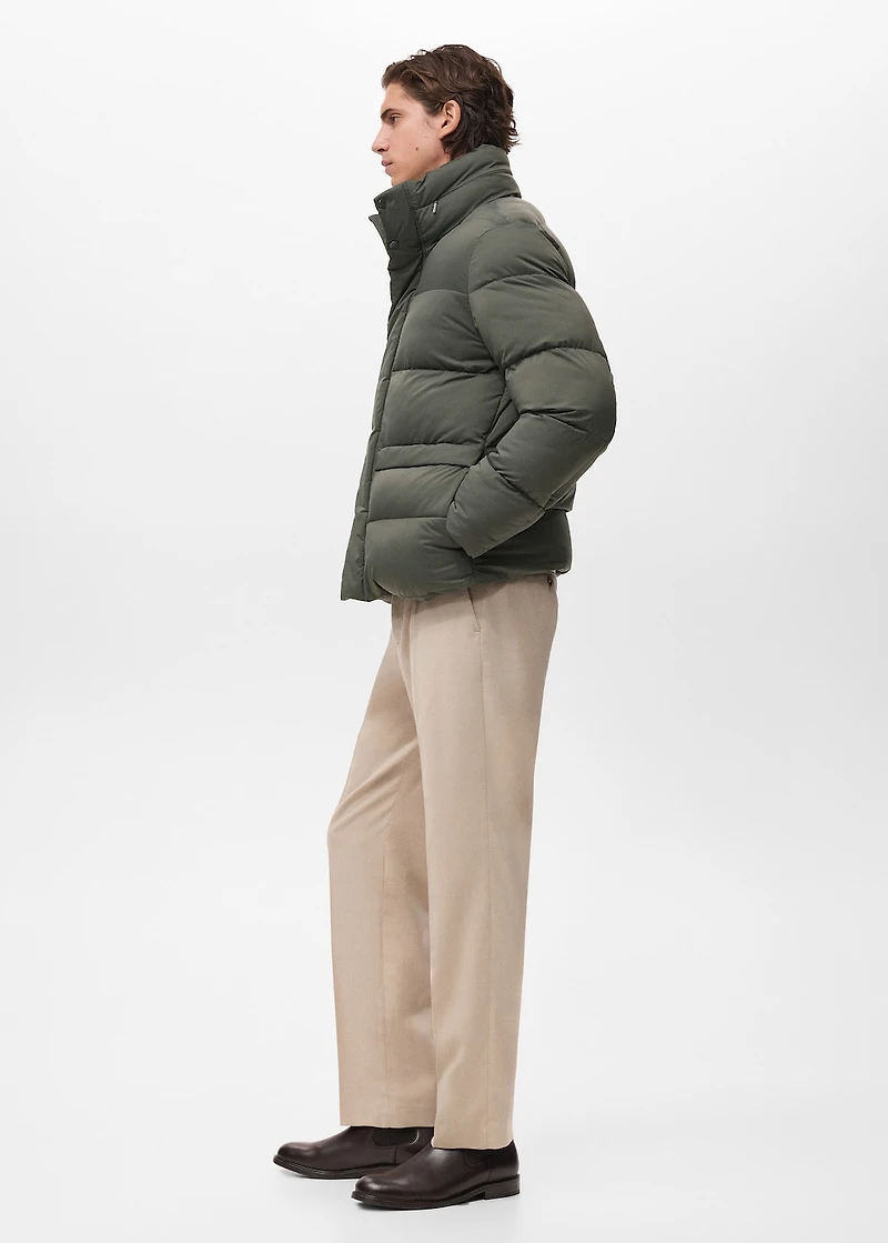 Short water-repellent puffer jacket