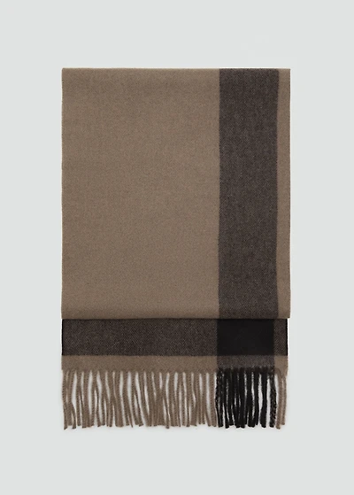 Scarf with striped design