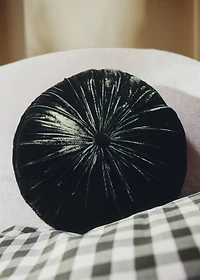 Round velvet silk cushion