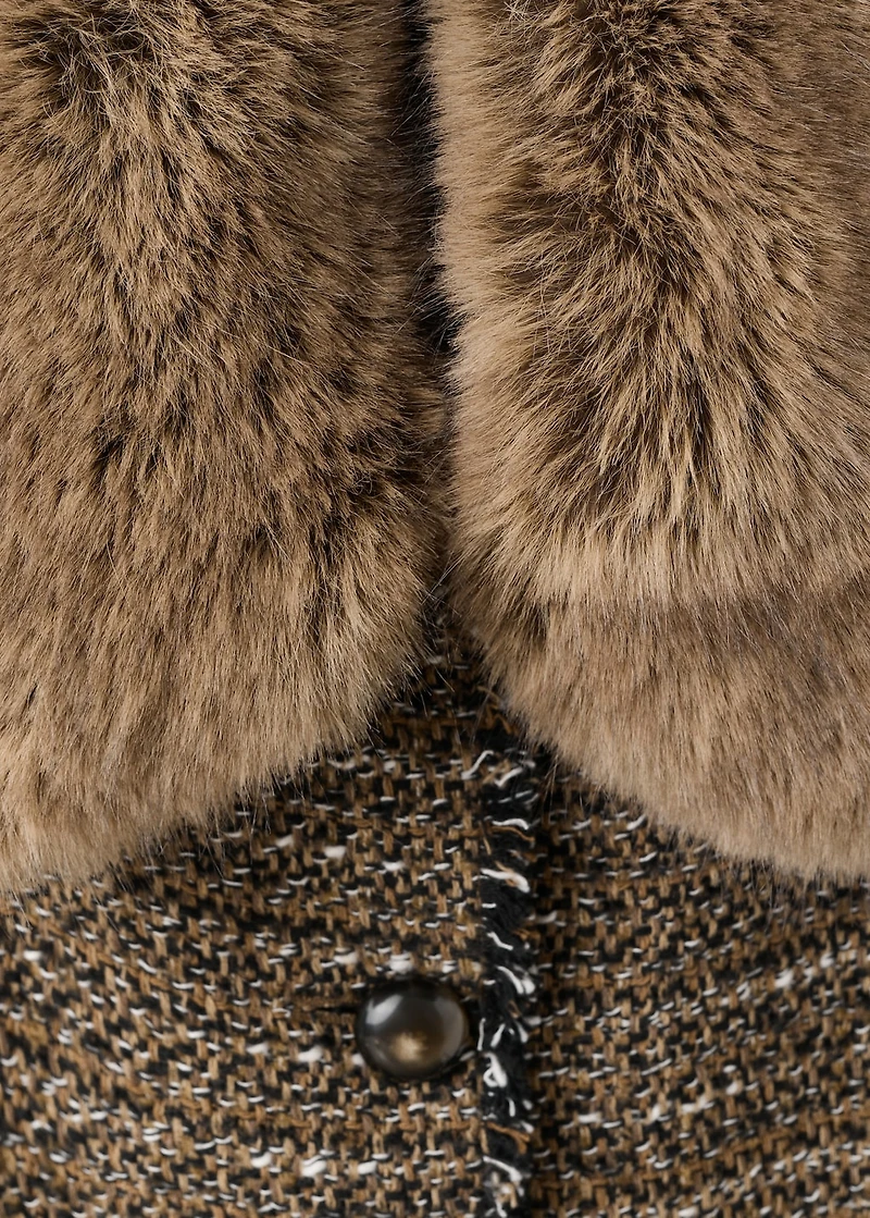 Tweed jacket with fur collar
