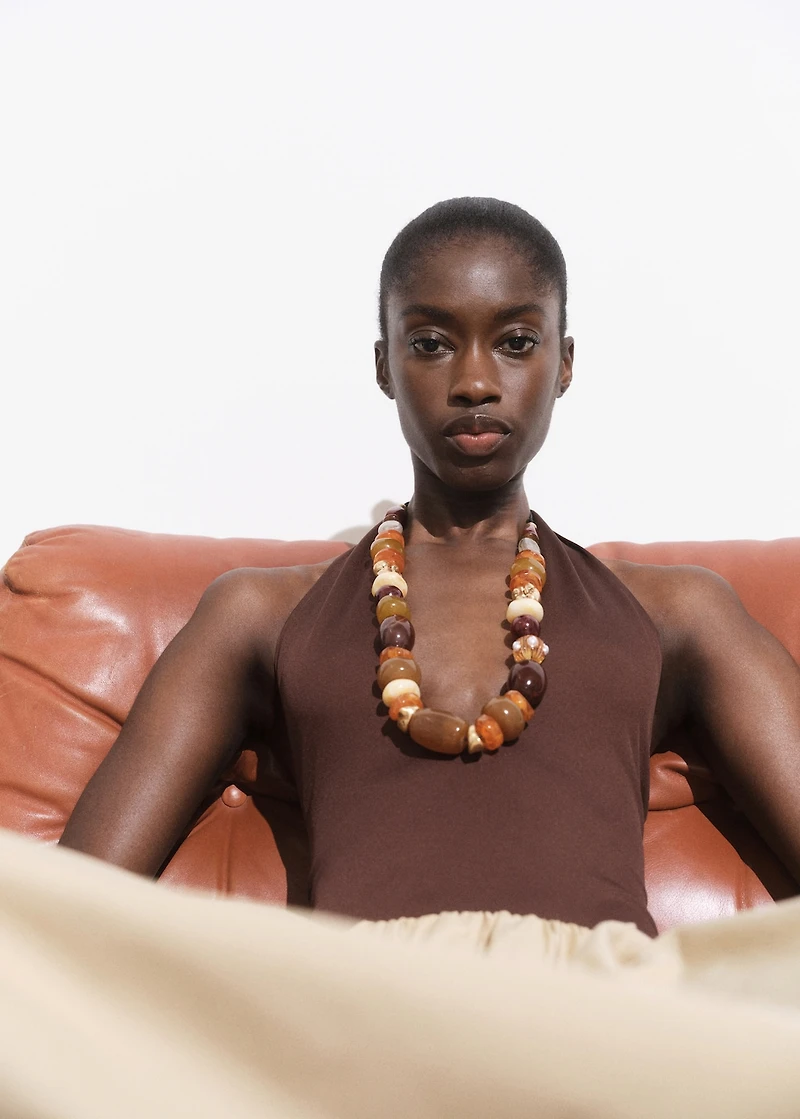 Maxi necklace with combined resin balls