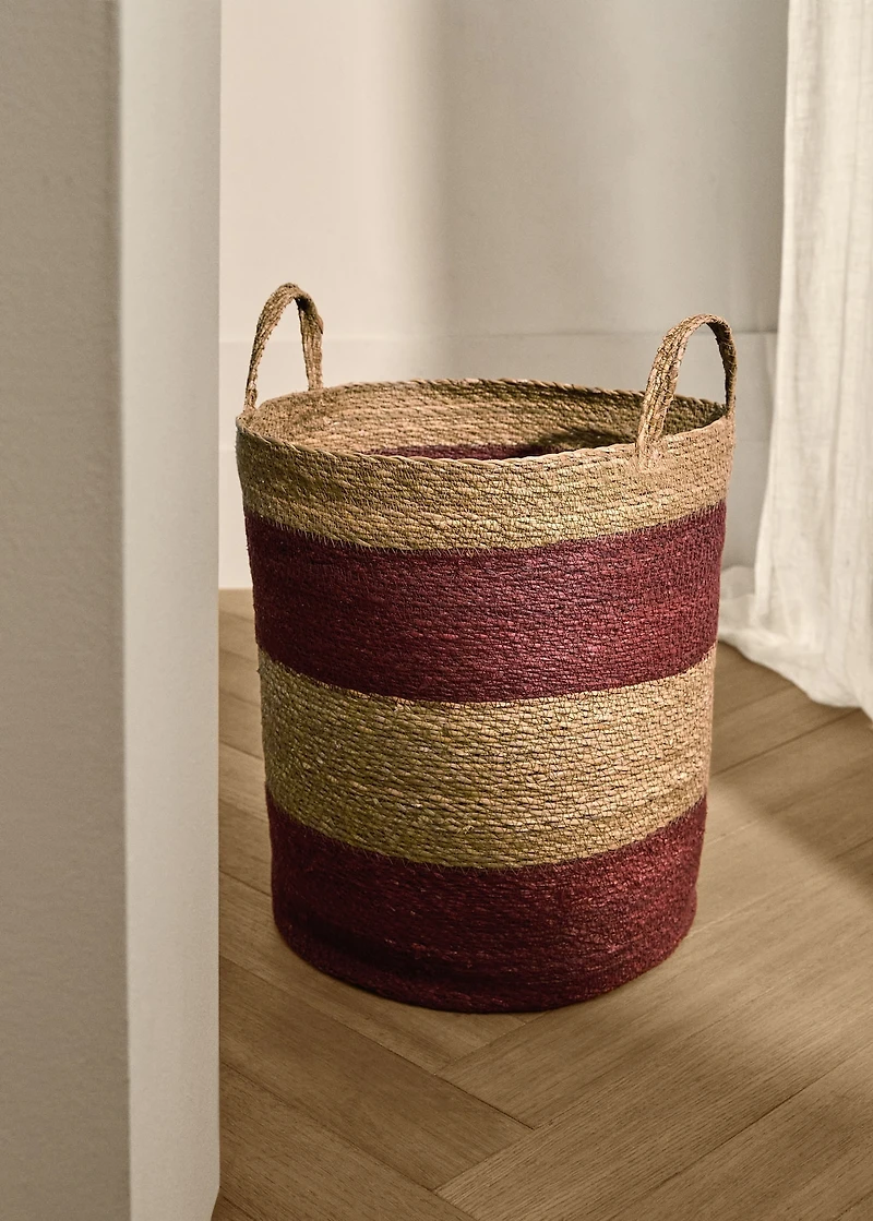 Round two-tone seagrass basket