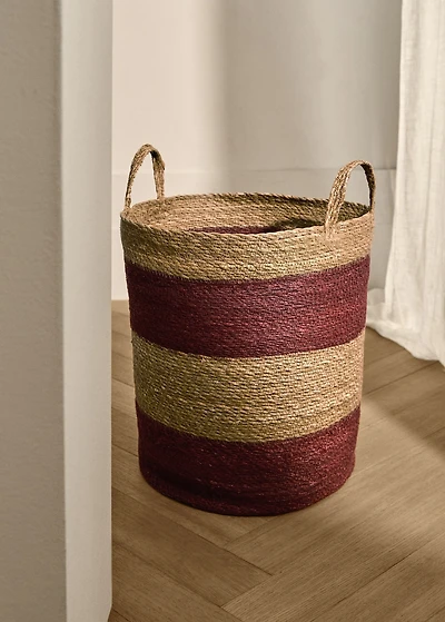Round two-tone seagrass basket