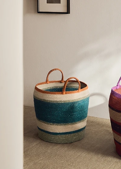 Medium multi-coloured seagrass basket with handle