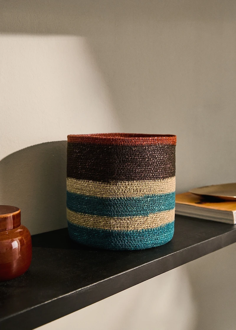 Small multi-coloured seagrass basket