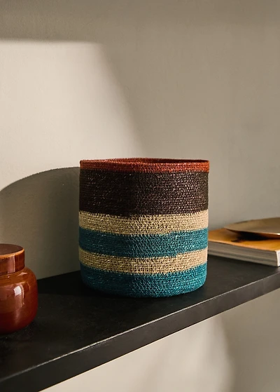 Small multi-coloured seagrass basket