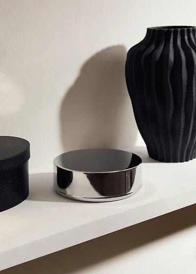 Medium round metal box