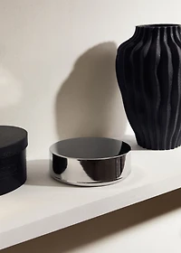 Medium round metal box