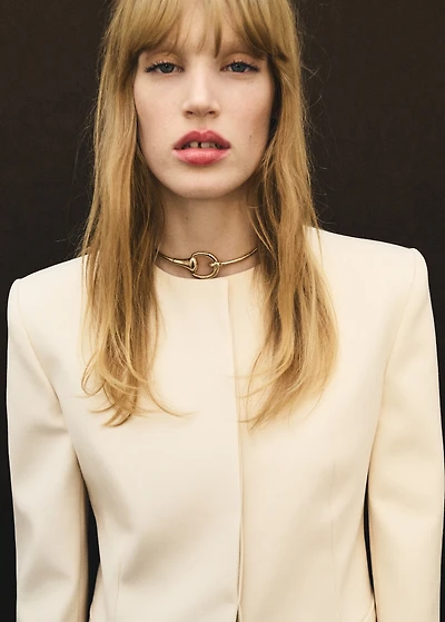 Rigid choker collar