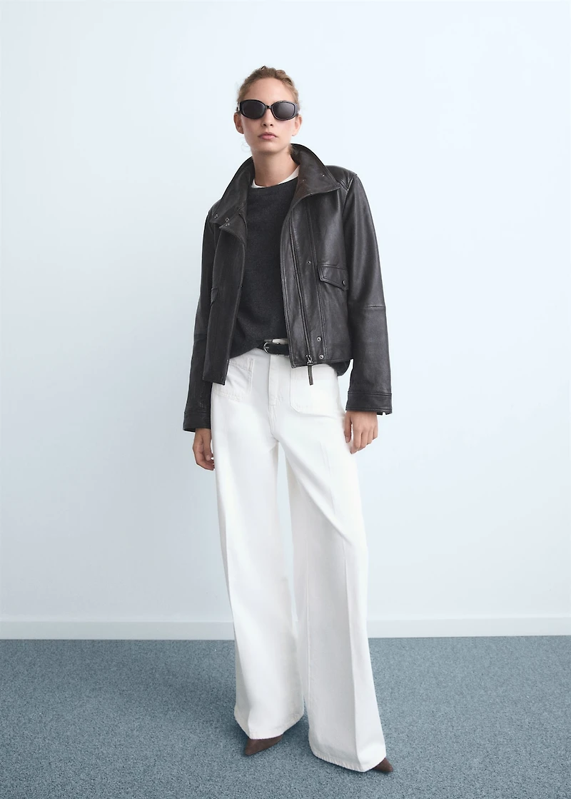 High-waisted wide-leg jeans with pockets