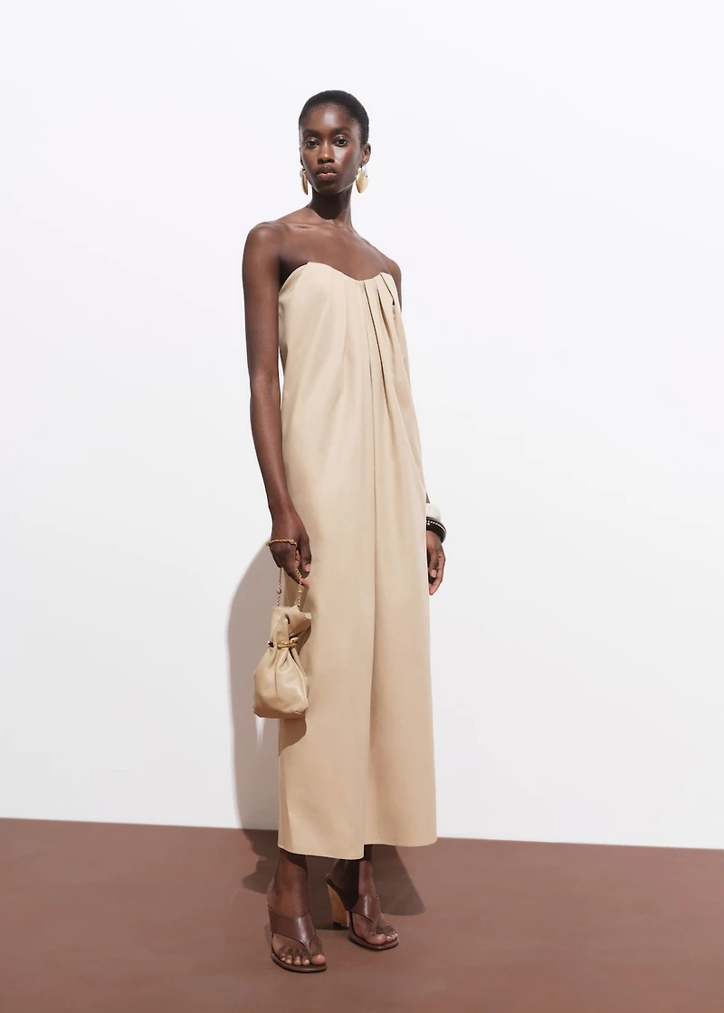 Long dress with sweetheart neckline