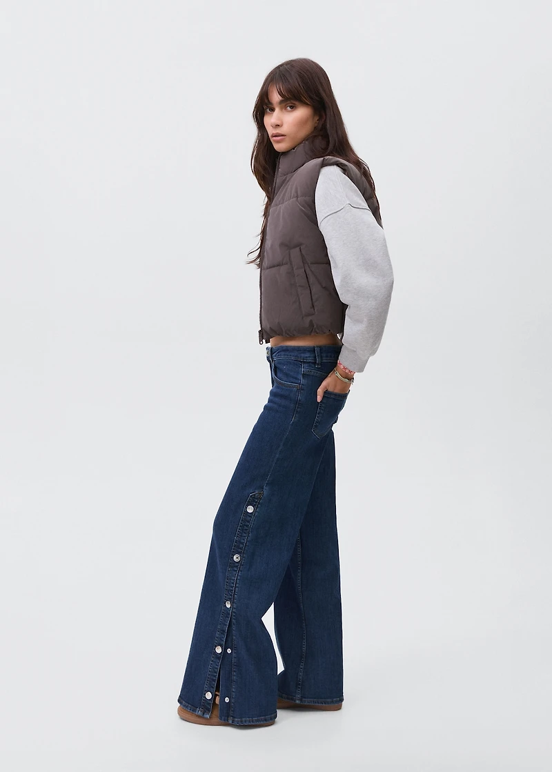 Wide leg jeans with cut-out