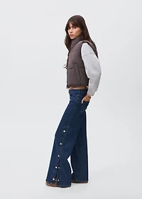Wide leg jeans with cut-out