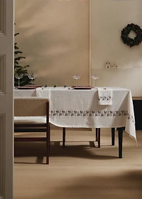 Ramie cotton tablecloth with embroidered details for 6 to 8 diners