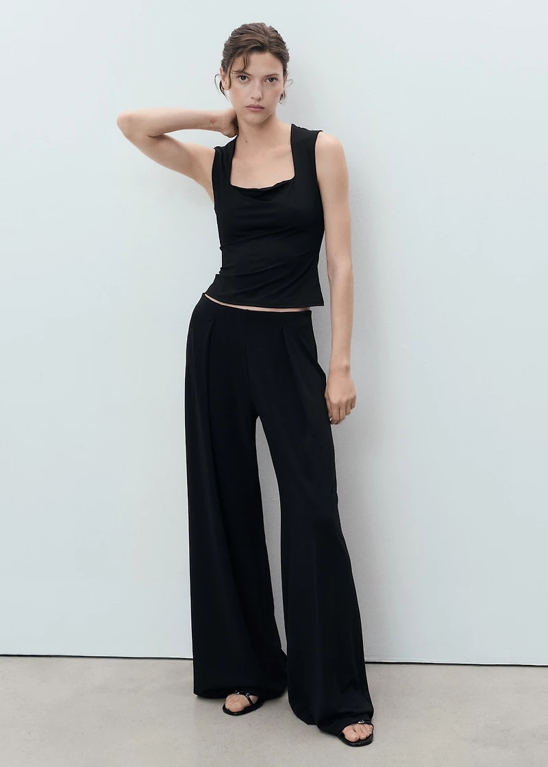 Fitted top with wide straps