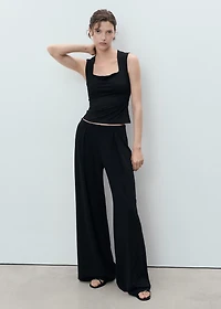 Fitted top with wide straps