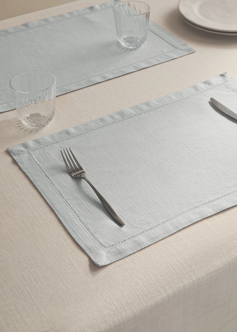 Cotton placemat with hemstitch
