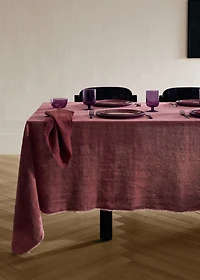 Linen tablecloth with frayed trim for 6 to 8 diners
