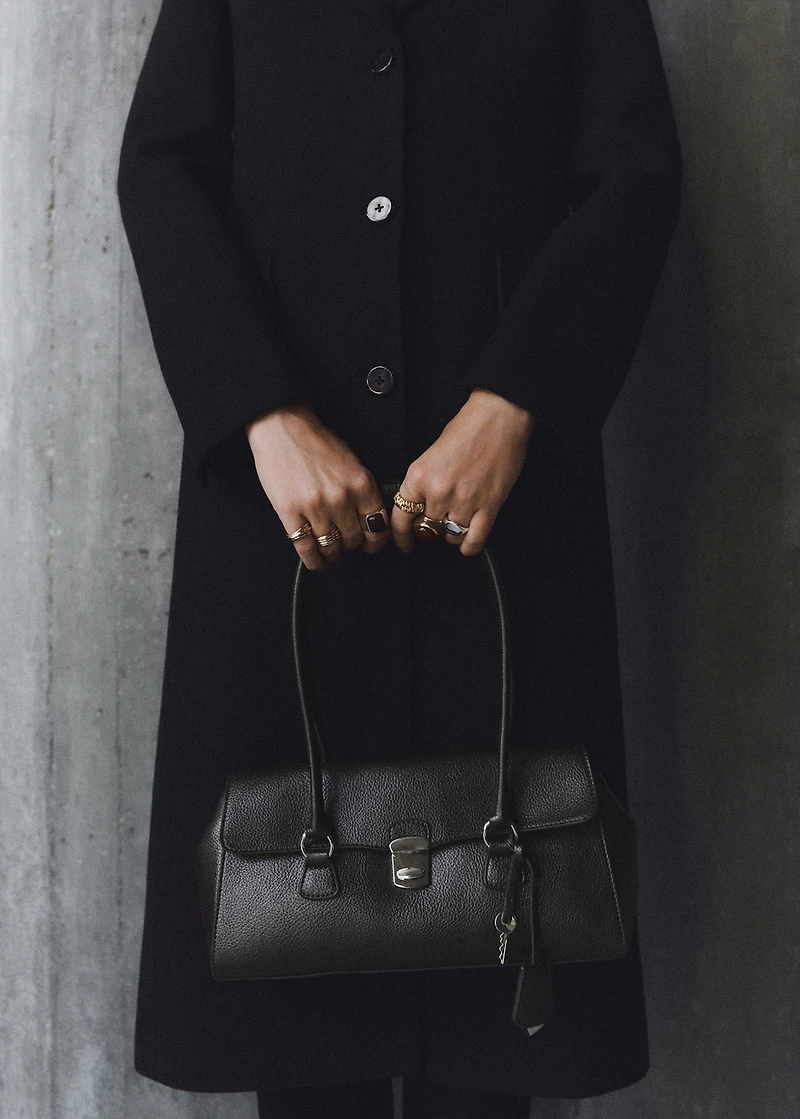 City shoulder bag with flap