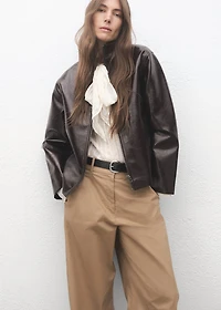 Rounded buckle leather belt