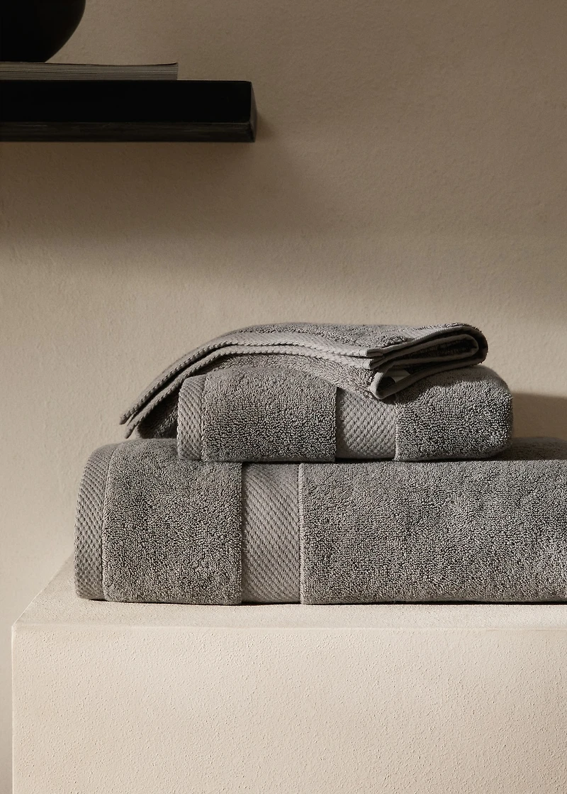 Extra-soft cotton hand towel