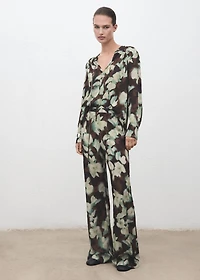 V-neck blouse with tie