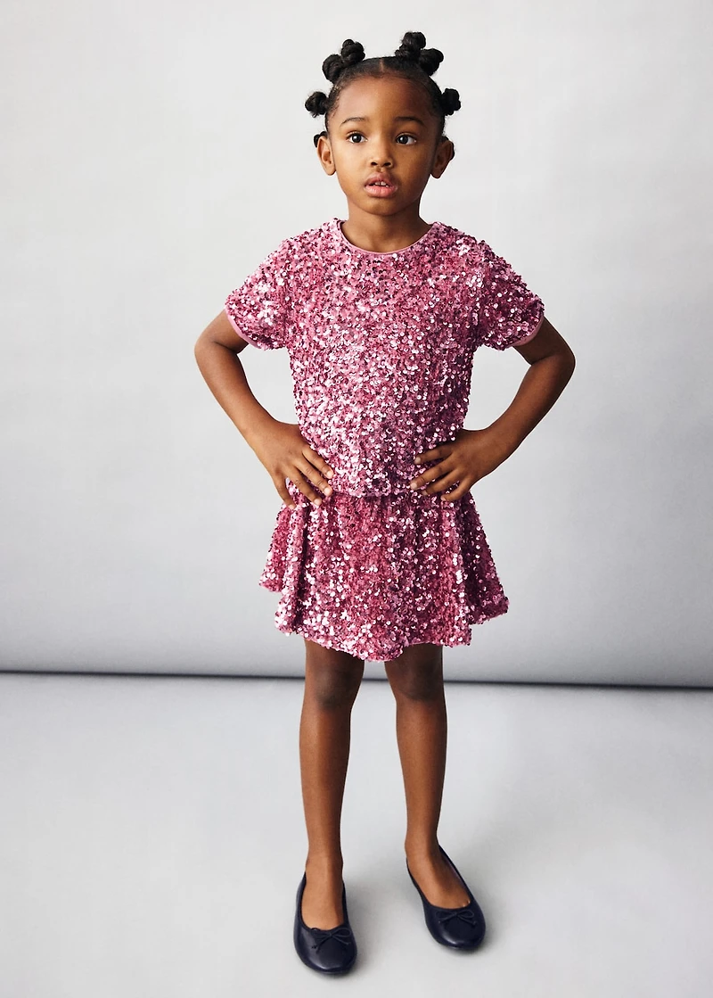 Short skirt with sequins