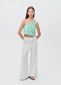 Asymmetric printed top