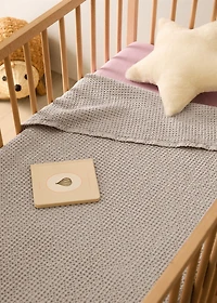 Cotton waffle garment-dyed bedspread for 90/105 cm bed