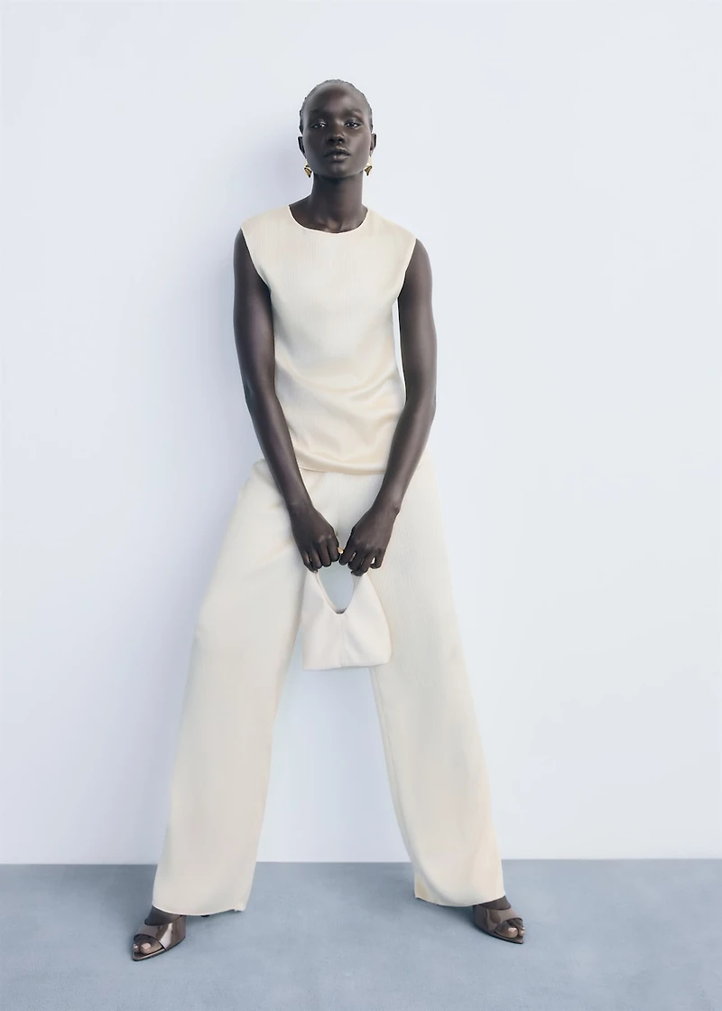 Pleated pants with elastic waist