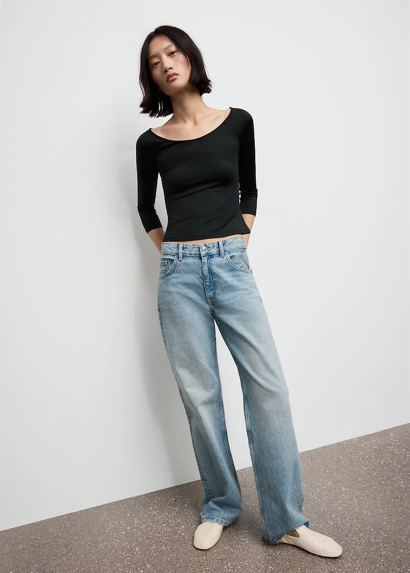 Three-quarter sleeve t-shirt