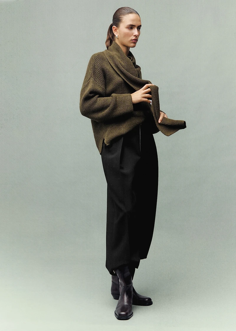 Pleated pants with zipper