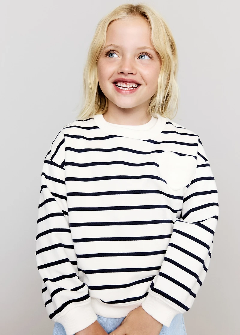 Sweatshirt with embroidered heart