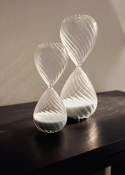 Medium spiral hourglass