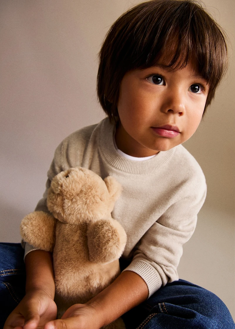 Knitted sweater with ribbed details