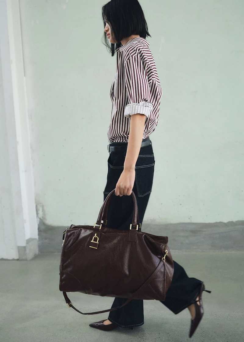 Kitten-heel patent leather shoes