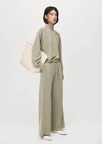 High collar sweatshirt