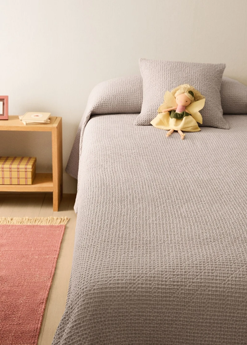 Waffle-cotton garment-dyed bedspread for crib