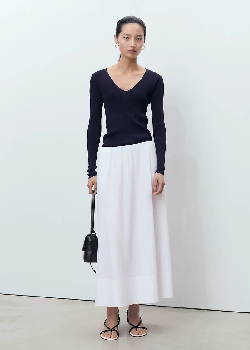 V-neck ribbed knit sweater