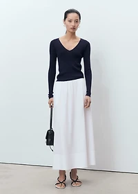 V-neck ribbed knit sweater