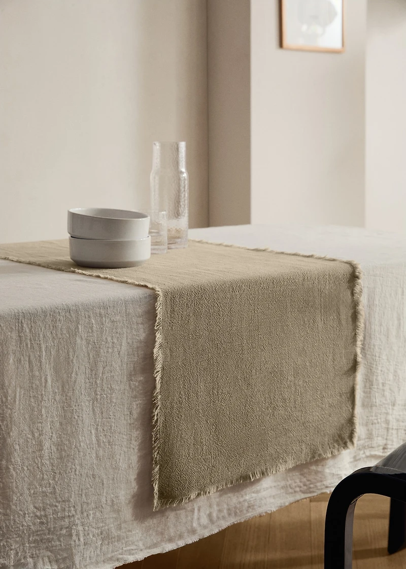 Linen table runner with tassels