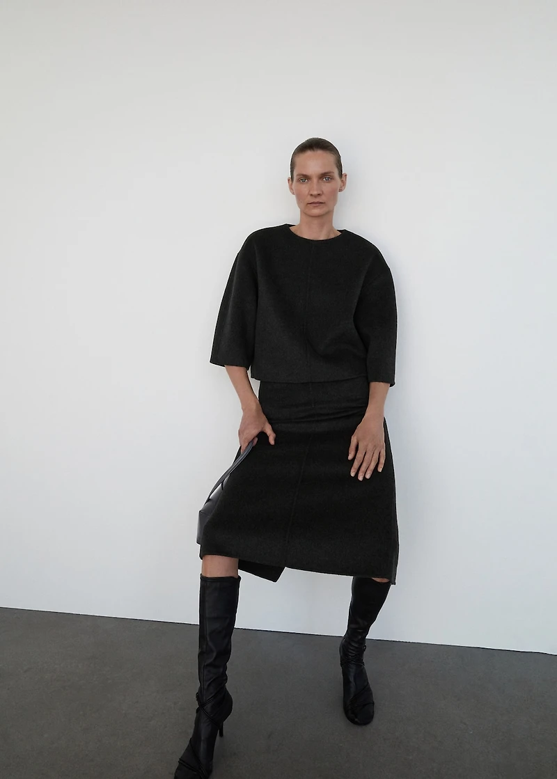 Wool top with three-quarter sleeve