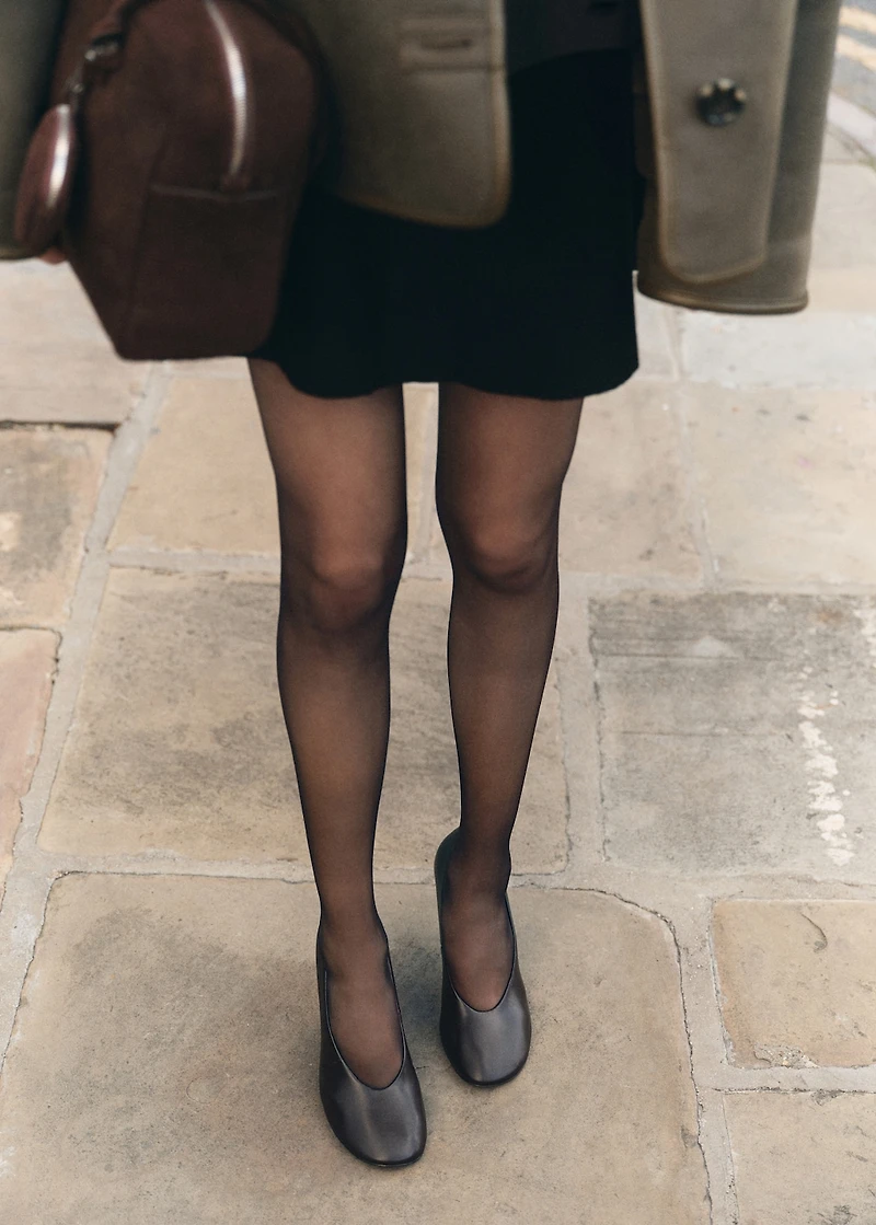 Round-toe leather high-heeled shoes