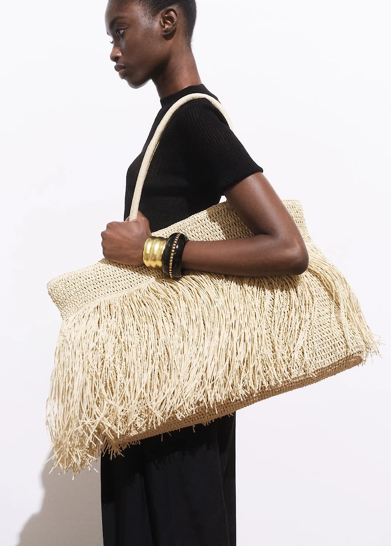 Natural fiber shopper bag with tassels