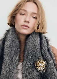 Metallic flower brooch