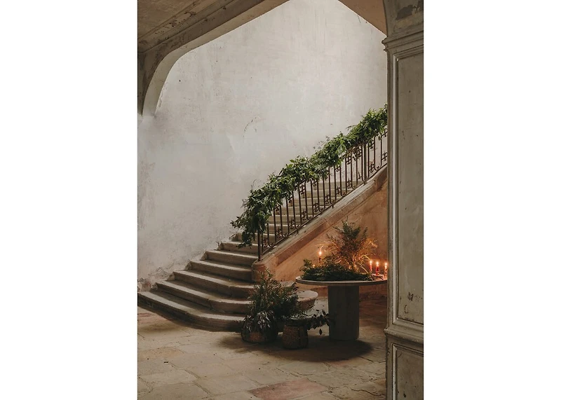 Natural fibre coloured hand basket