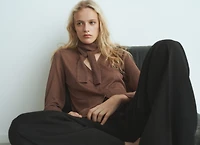 Fine-knit cardigan with foulard