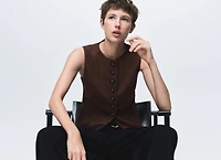 Wool-blend vest with buttons